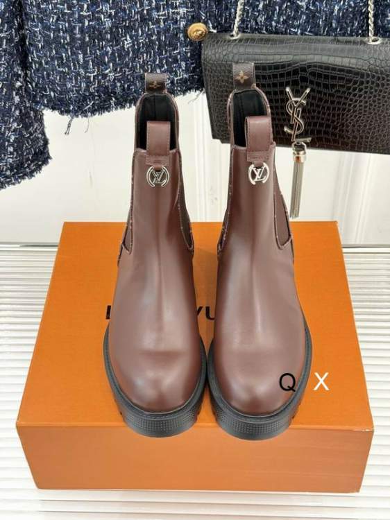 Picture of Louis Vuitton Shoes _SKULVsz35-40JX102012398